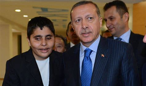 C­u­m­h­u­r­b­a­ş­k­a­n­ı­ ­E­r­d­o­ğ­a­n­’­d­a­n­ ­E­n­g­e­l­l­i­ ­G­a­z­e­t­e­c­i­y­e­ ­İ­k­i­n­c­i­ ­D­a­v­a­
